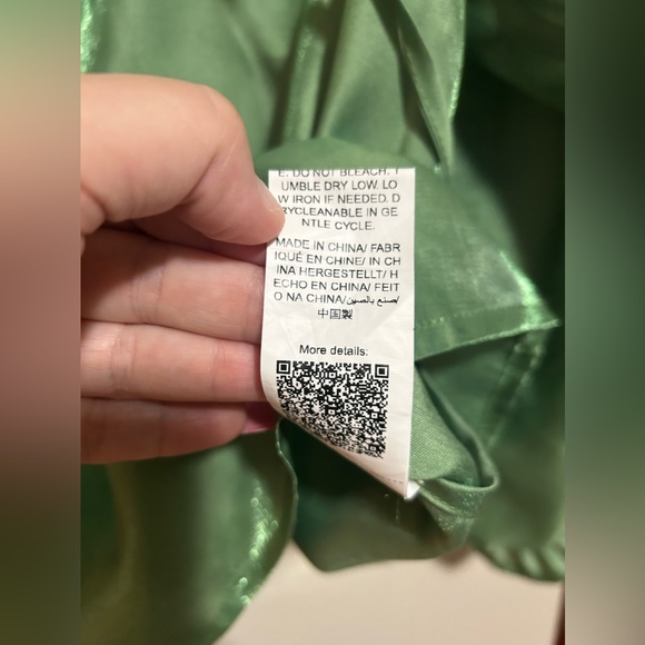 NWOT SHEIN curve Green shimmery raglan long sleeve blouse w/ tie-size 1xl - Picture 7 of 8